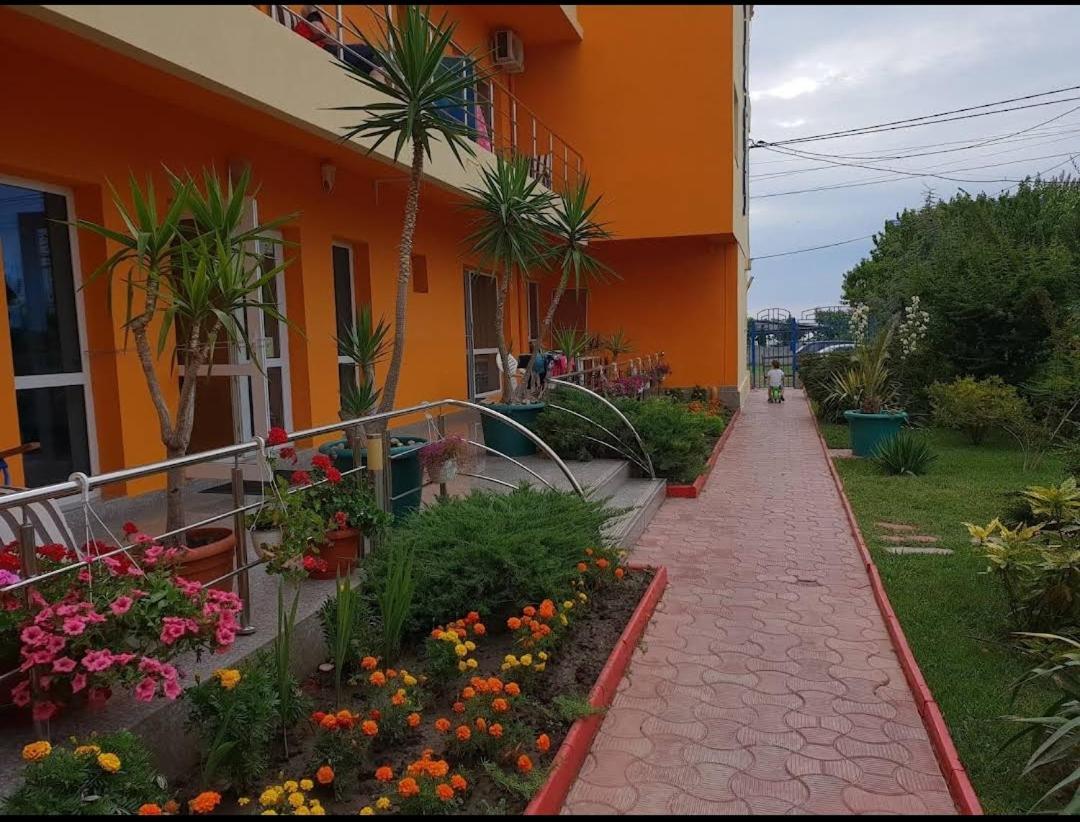 Vila Oranj Hotel Costinesti Luaran gambar